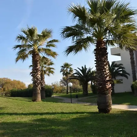 Les Goelettes - En Rdc Avec Acces Direct A La Appartement Saint-Cyprien (Pyrenees-Orientales)